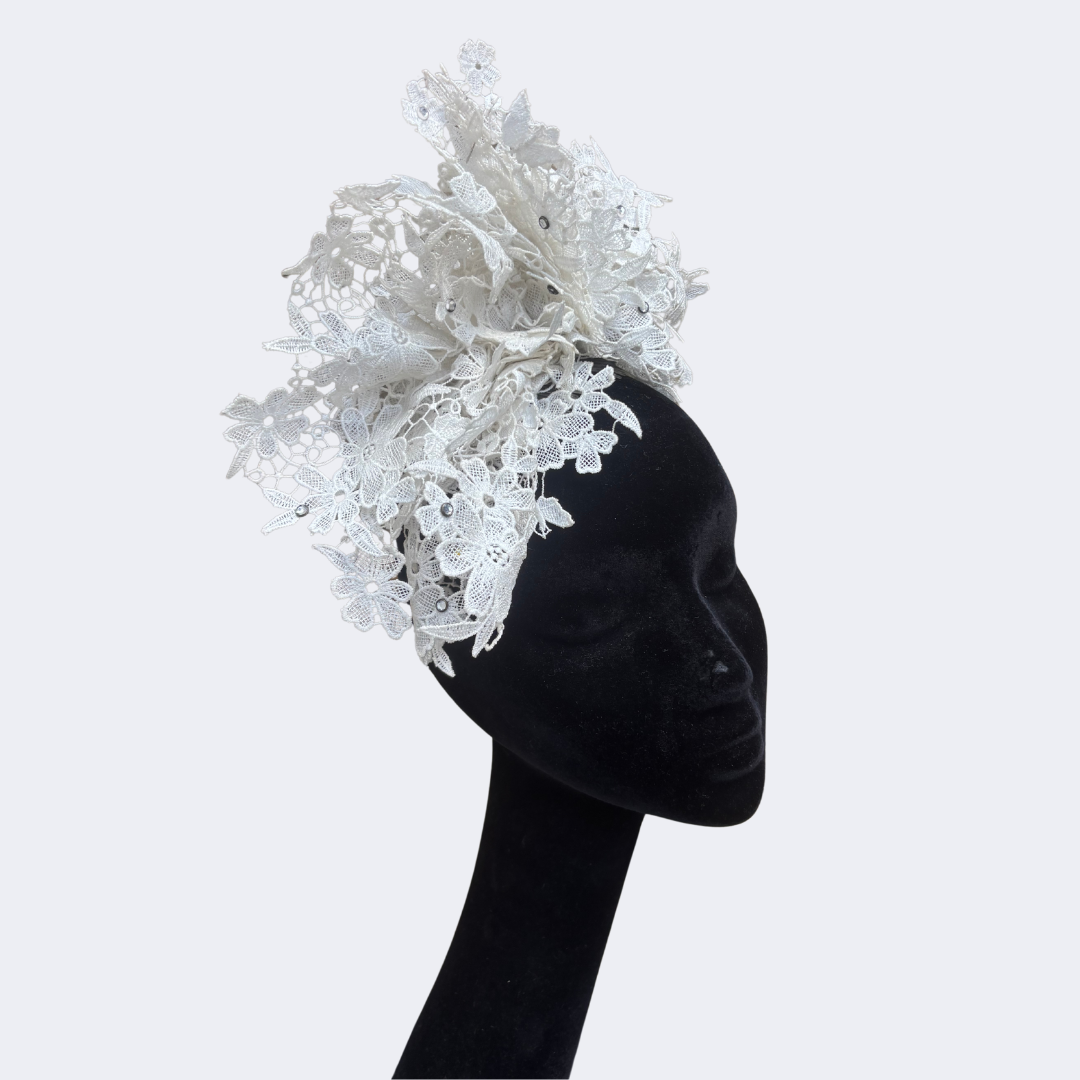 SALE | Lace Crest - Ivory