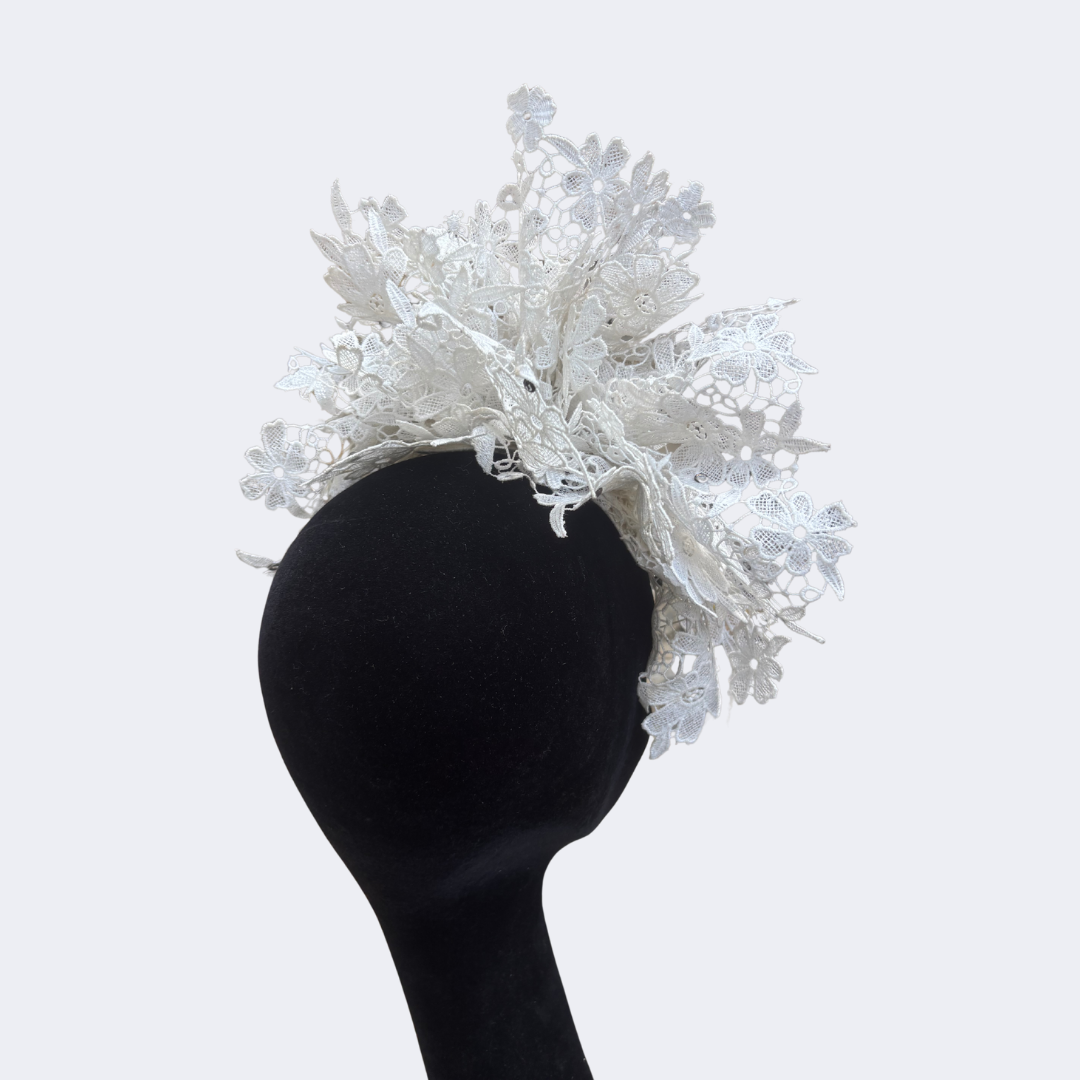 SALE | Lace Crest - Ivory