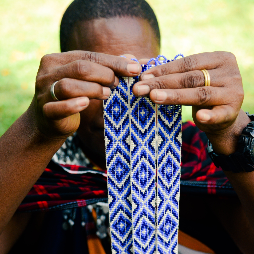 Ivory World Traveller - Navy Beaded Pendeza